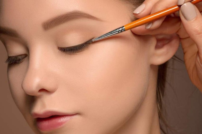 بهترین خط چشم برای چشم های حساس